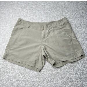 Columbia Omni Shade Performance Fishing Gear Beige Shorts Medium
